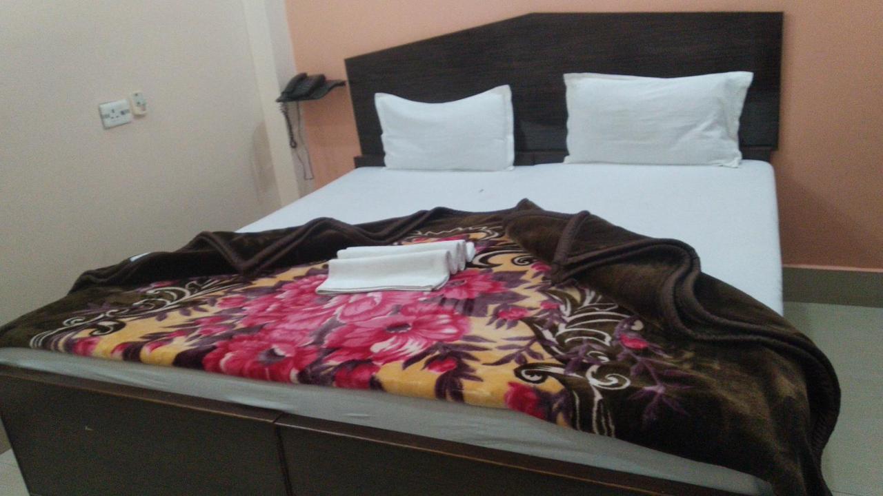 Hotel Giriraj Inn Varanasi Dış mekan fotoğraf
