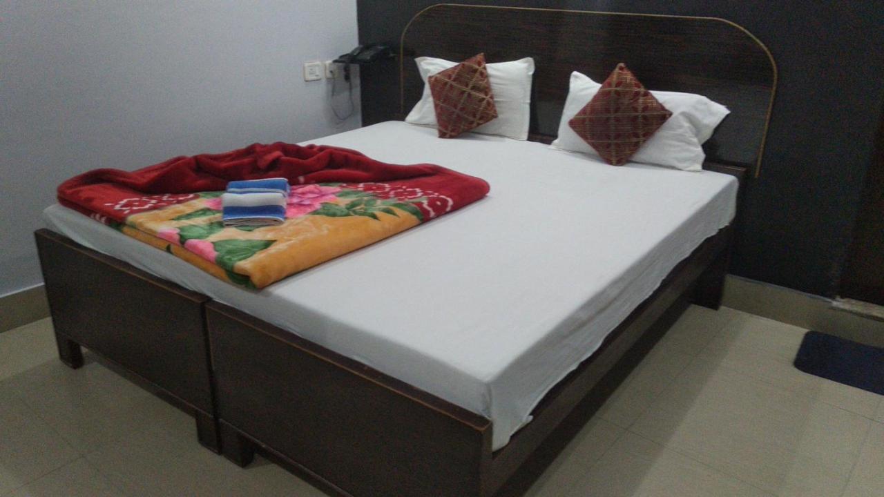 Hotel Giriraj Inn Varanasi Dış mekan fotoğraf