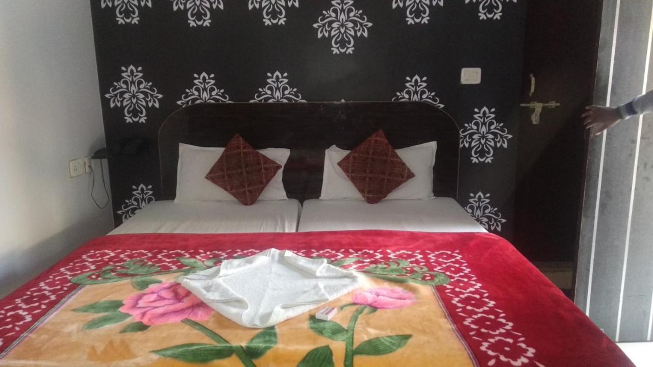 Hotel Giriraj Inn Varanasi Dış mekan fotoğraf