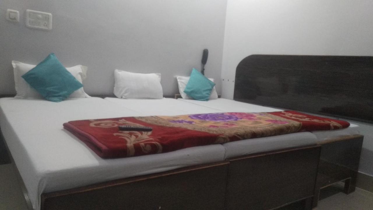 Hotel Giriraj Inn Varanasi Dış mekan fotoğraf