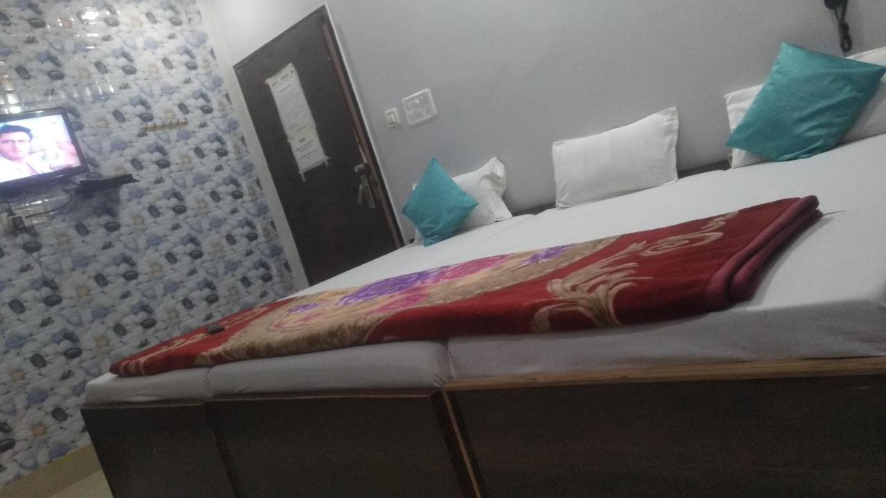 Hotel Giriraj Inn Varanasi Dış mekan fotoğraf